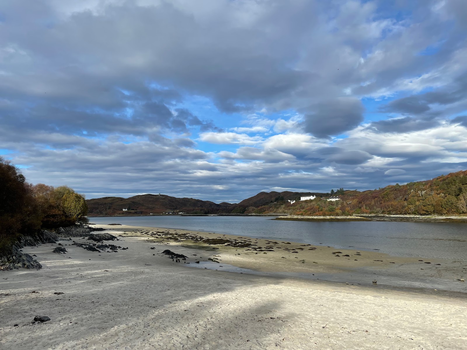 Valokuva Silver Sands of Morarista. - suosittu paikka rentoutumisen tuntijoille