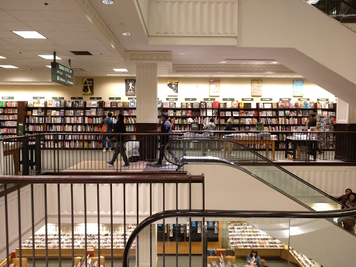 Book Store «Barnes & Noble», reviews and photos, 210 Americana Way, Glendale, CA 91210, USA