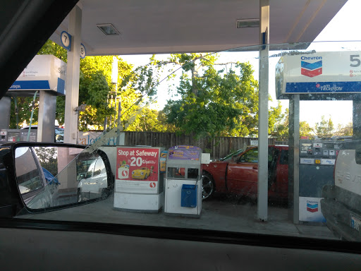 Gas Station «Chevron», reviews and photos, 1300 San Pablo Ave, Berkeley, CA 94702, USA