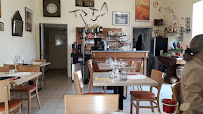 Atmosphère du Restaurant Aux Délices du Terroir à Criteuil-la-Magdeleine - n°1
