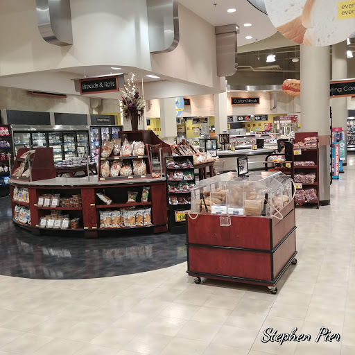 Grocery Store «Harris Teeter», reviews and photos, 8200 Crestwood Heights Dr, McLean, VA 22102, USA