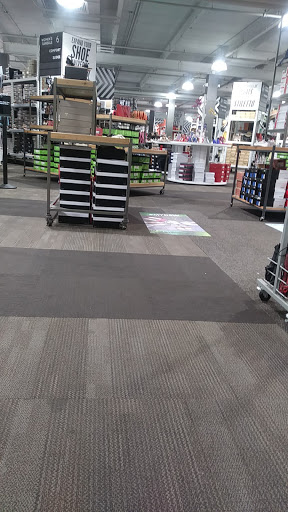 Shoe Store «DSW Designer Shoe Warehouse», reviews and photos, 2500 Central Park Ave, Yonkers, NY 10710, USA