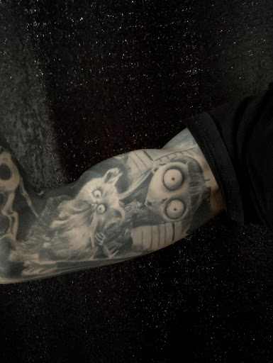 Tattoo Shop «Red Dragon Tattoo», reviews and photos, 390 E Fordham Rd, Bronx, NY 10458, USA