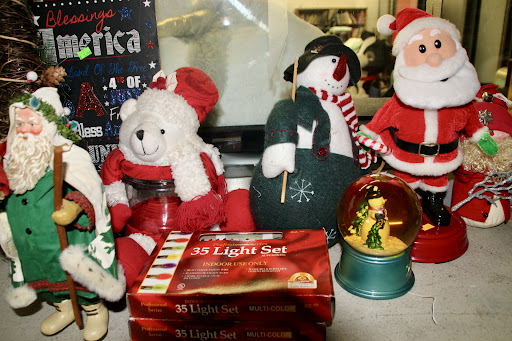 Thrift Store «The Main Place Thrift Store», reviews and photos, 1631 El Camino Real, Tustin, CA 92780, USA