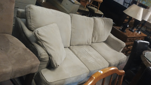 Used Furniture Store «Emmitsburg Auction», reviews and photos, 17319 N Seton Ave, Emmitsburg, MD 21727, USA