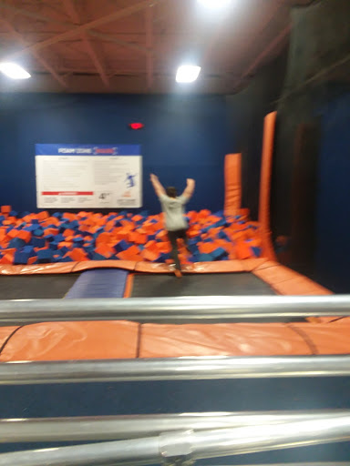 Amusement Center «Sky Zone Trampoline Park», reviews and photos, 11745 Commons Dr, Springdale, OH 45246, USA