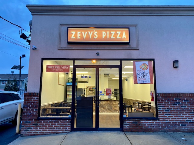 Zevys Pizza