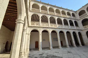 Palacio de Santa Cruz image