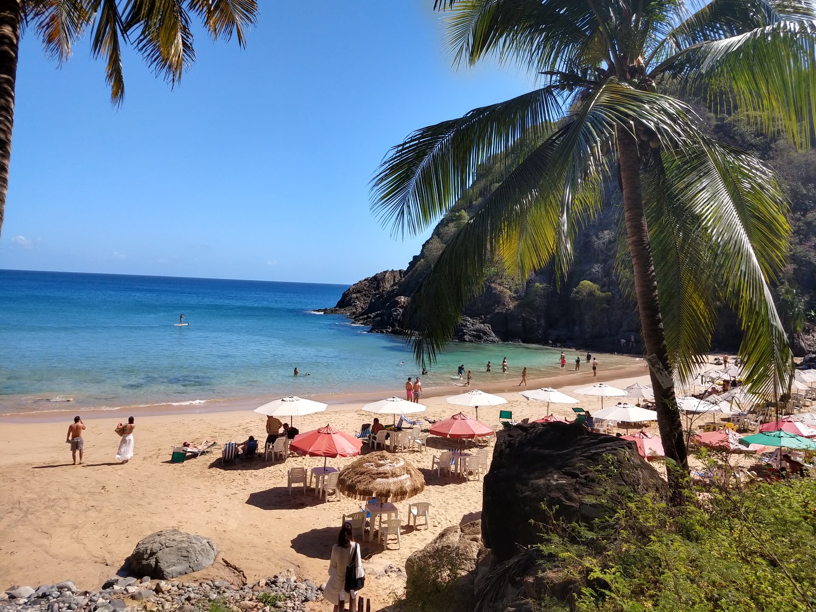Praia do Cachorro 🏖️ Fernando de Noronha, Brasil - características  detalhadas, mapa, fotos, image size:1600x1200