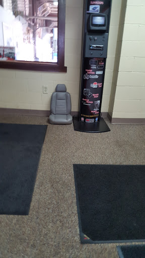 Auto Repair Shop «Dave Sinclair Chrysler Dodge Jeep Ram», reviews and photos, 2326 W Osage St, Pacific, MO 63069, USA