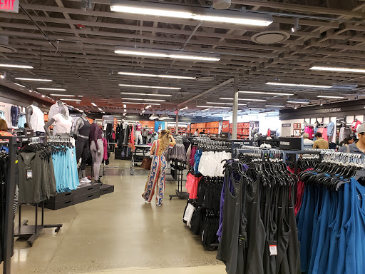 Clothing Store «Nike Factory Store», reviews and photos, 600 Bluebird Ct, Central Valley, NY 10917, USA