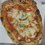 Photo n°1 de l'avis de Claudio. fait le 23/07/2023 à 18:52 sur le  Basilicó pizzeria Friggitoria di Petrone Elena à Naples