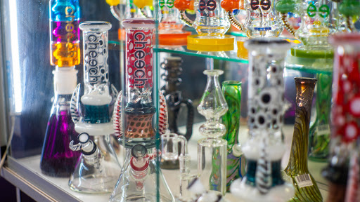 Tobacco Shop «Puffit Smoke & Vape Shop», reviews and photos, 4434 S Archer Ave, Chicago, IL 60632, USA