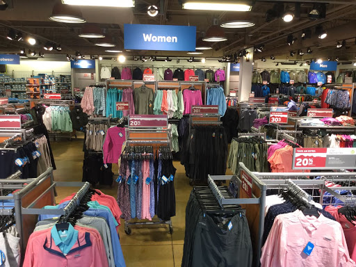 Sportswear Store «Columbia Sportswear Outlet Store at Edinburgh Premium Outlets», reviews and photos, 11715 NE Executive Dr #100, Edinburgh, IN 46124, USA