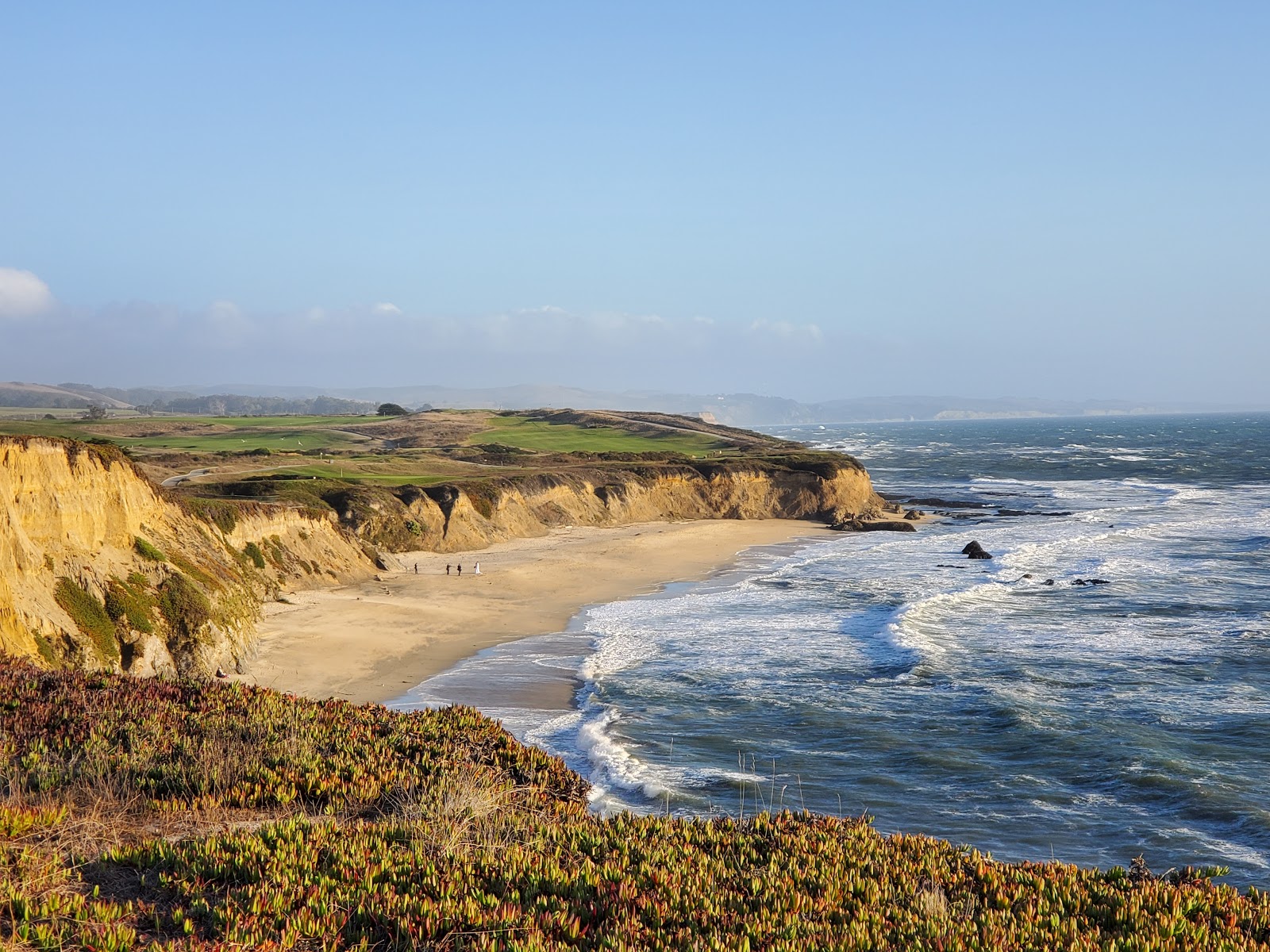 Photo of Manhattan Beach surrounded by mountains