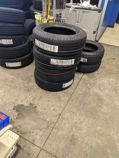 Auto Parts Store «Pep Boys Auto Parts & Service», reviews and photos, 2633 E Tremont Ave, Bronx, NY 10461, USA