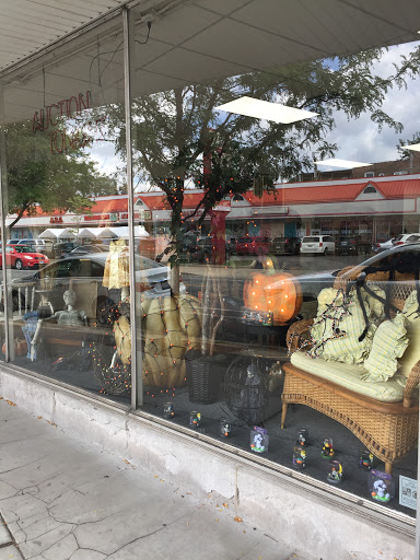 Auction House «RPN Sales & Auction House», reviews and photos, 4451 N Milwaukee Ave, Chicago, IL 60630, USA