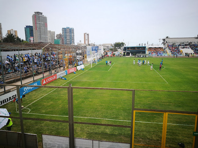 Opiniones de Estadio Cavancha en Iquique - Campo de fútbol