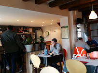 Atmosphère du Restaurant Auberge de la Source à Saint-Flovier - n°2