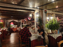 Atmosphère du Restaurant La Vieille Auberge à Cassis - n°13