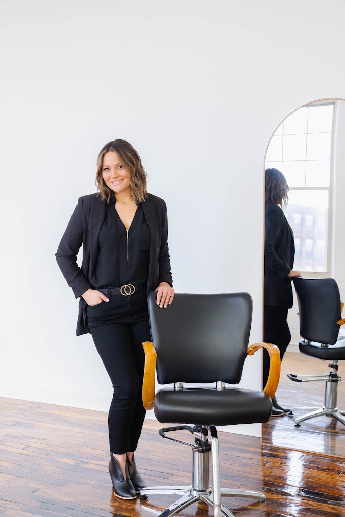 Sarah Longo Hair 06410
