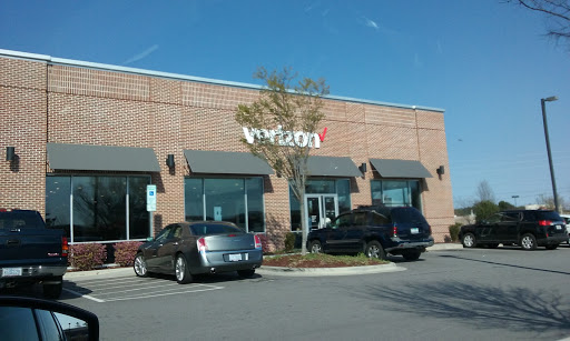 Cell Phone Store «Verizon», reviews and photos, 1910 Walnut St, Cary, NC 27518, USA