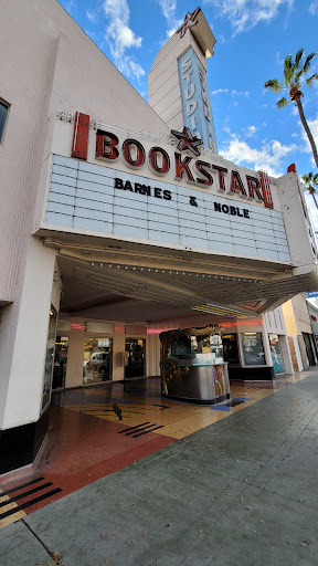 Book Store «Bookstar», reviews and photos, 12136 Ventura Blvd, Studio City, CA 91604, USA