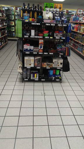 Liquor Store «Dirt Cheap», reviews and photos, 1119 Gravois Rd, Fenton, MO 63026, USA