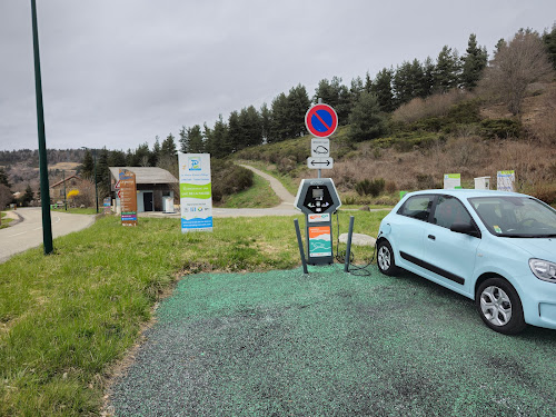 Borne de recharge de véhicules électriques Réseau eborn Station de recharge Cros-de-Géorand