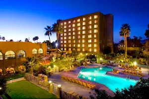 DoubleTree by Hilton Hotel Tucson - Reid Park image