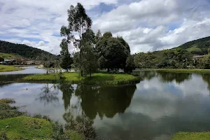 Lago Chiman image