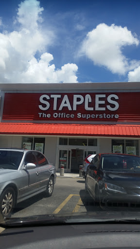 Office Supply Store «Staples», reviews and photos, 2120 SW 32nd Ave, Coral Gables, FL 33145, USA