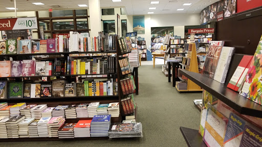 Book Store «Barnes & Noble Booksellers Palm Desert», reviews and photos, 72840 Highway 111 # 425, Palm Desert, CA 92260, USA