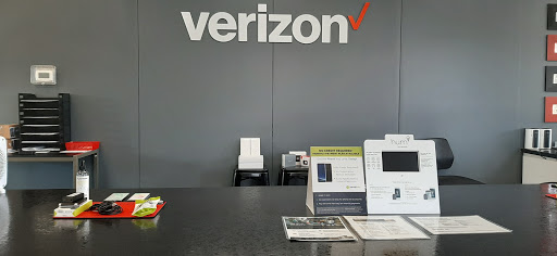 Cell Phone Store «Verizon Authorized Retailer - A Wireless», reviews and photos, 1539 Blake St #104, Enumclaw, WA 98022, USA