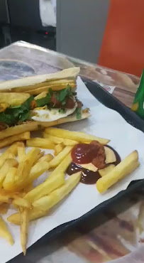 Hamburger du Restauration rapide Royal chapati depuis 2018 à Montreuil - n°4