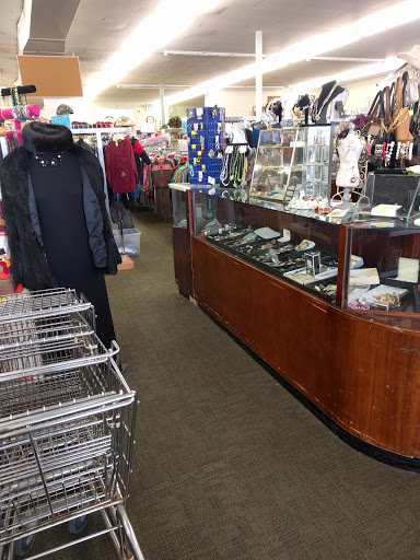 Thrift Store «Bethel Thrift Store», reviews and photos, 5135 Hixson Pike, Hixson, TN 37343, USA