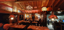 Atmosphère du Restaurant français Le Café Comptoir à Vallorcine - n°3