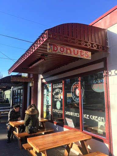 Dessert Shop «Tonallis Donuts & Cream», reviews and photos, 2805 NE Alberta St, Portland, OR 97211, USA