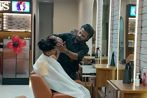 Habibs Hair And Beauty Salon Akola image
