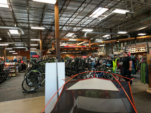Camping Store «REI», reviews and photos, 11950 Grand Commons Ave, Fairfax, VA 22030, USA