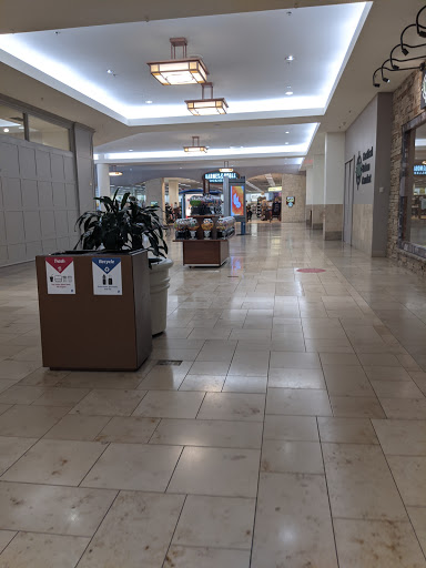 Book Store «Barnes & Noble», reviews and photos, 3000 Prairie Center Dr, Eden Prairie, MN 55344, USA