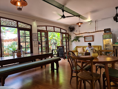 Cafe Kumbuk - 3/1 Thambiah Avenue, Independence Ave, Colombo 00700, Sri Lanka