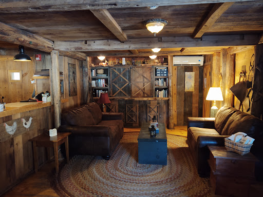 Restaurant «Ellacoya Barn & Grille», reviews and photos, 2667 Lake Shore Rd, Gilford, NH 03249, USA