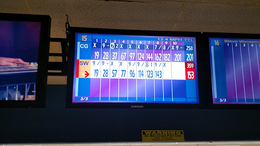 Bowling Alley «Brunswick Zone Glendale Heights», reviews and photos, 558 North Ave, Glendale Heights, IL 60139, USA