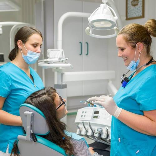 Hozzászólások és értékelések az Mosoly Dental Kozmetikai Fogászat-ról