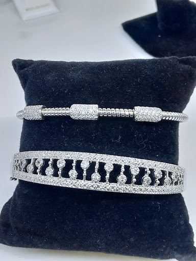 Pawn Shop «Roswell Pawn & Jewelry», reviews and photos, 615 Holcomb Bridge Rd, Roswell, GA 30076, USA