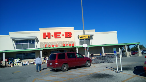 Grocery Store «H-E-B Grocery», reviews and photos, 215 River Ranch Rd, Kingsland, TX 78639, USA