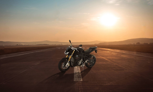 BMW Motorcycle Dealer «BMW Motorcycles of Ventura County», reviews and photos, 830 Tourmaline Dr, Newbury Park, CA 91320, USA