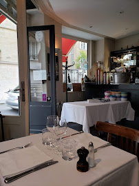 Atmosphère du Restaurant français Les Petites Sorcières à Paris - n°8