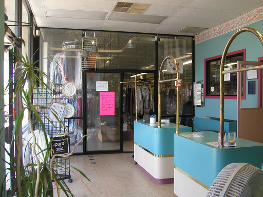 Dry Cleaner «Cleaners For Less», reviews and photos, 800 W Pipeline Rd # 101, Hurst, TX 76053, USA